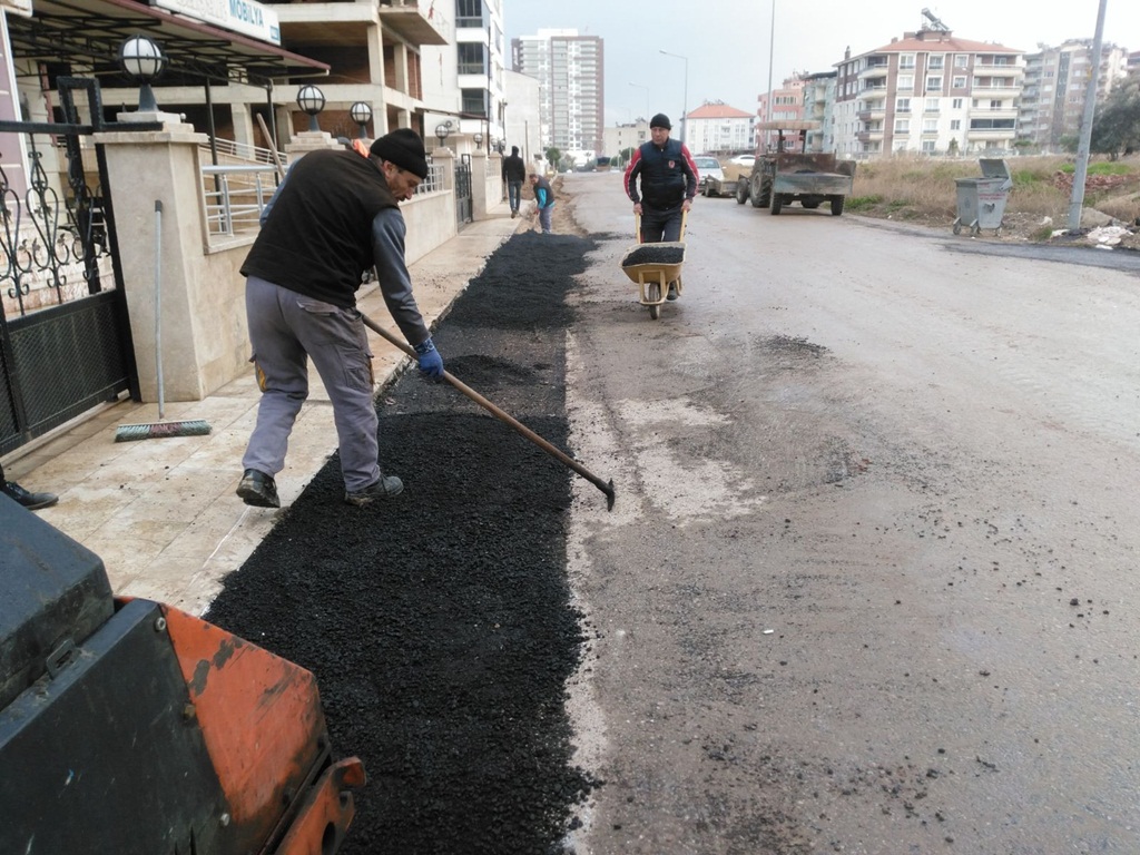 Alaşehir Belediyesinden Roadmix Yama Tamiratı