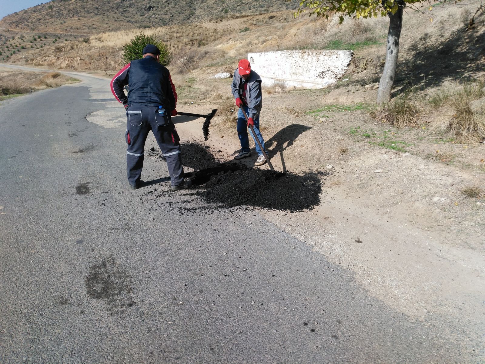 Asfalt Ekiplerimiz Çalışmalarında Hız Kesmiyor 