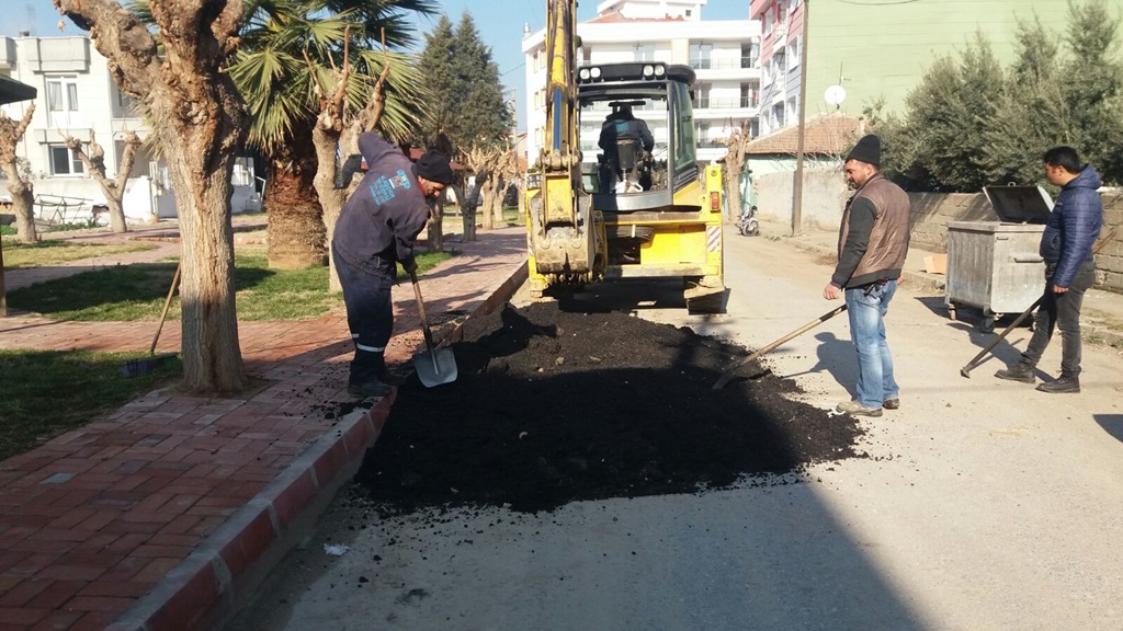 Asfalt Yama Ekipleri İstasyon ve Fatih Mahallesinde