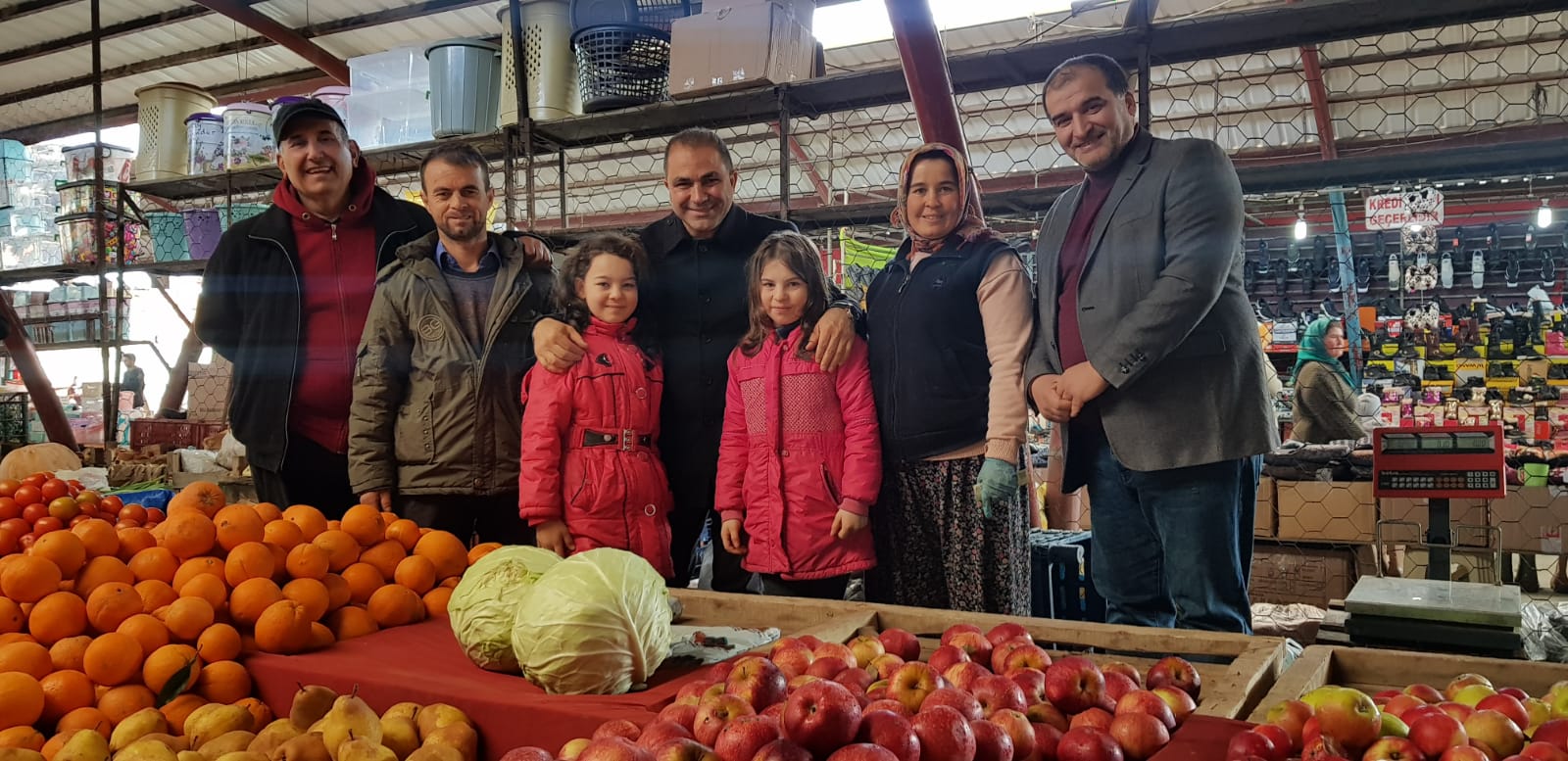 BAŞKAN ALİ UÇAK SALI PAZARI ESNAFINI ZİYARET ETTİ