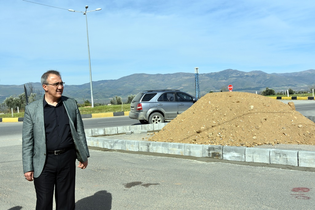 Başkan  Karaçoban Yerinde İnceledi Yol Çalışması Başladı