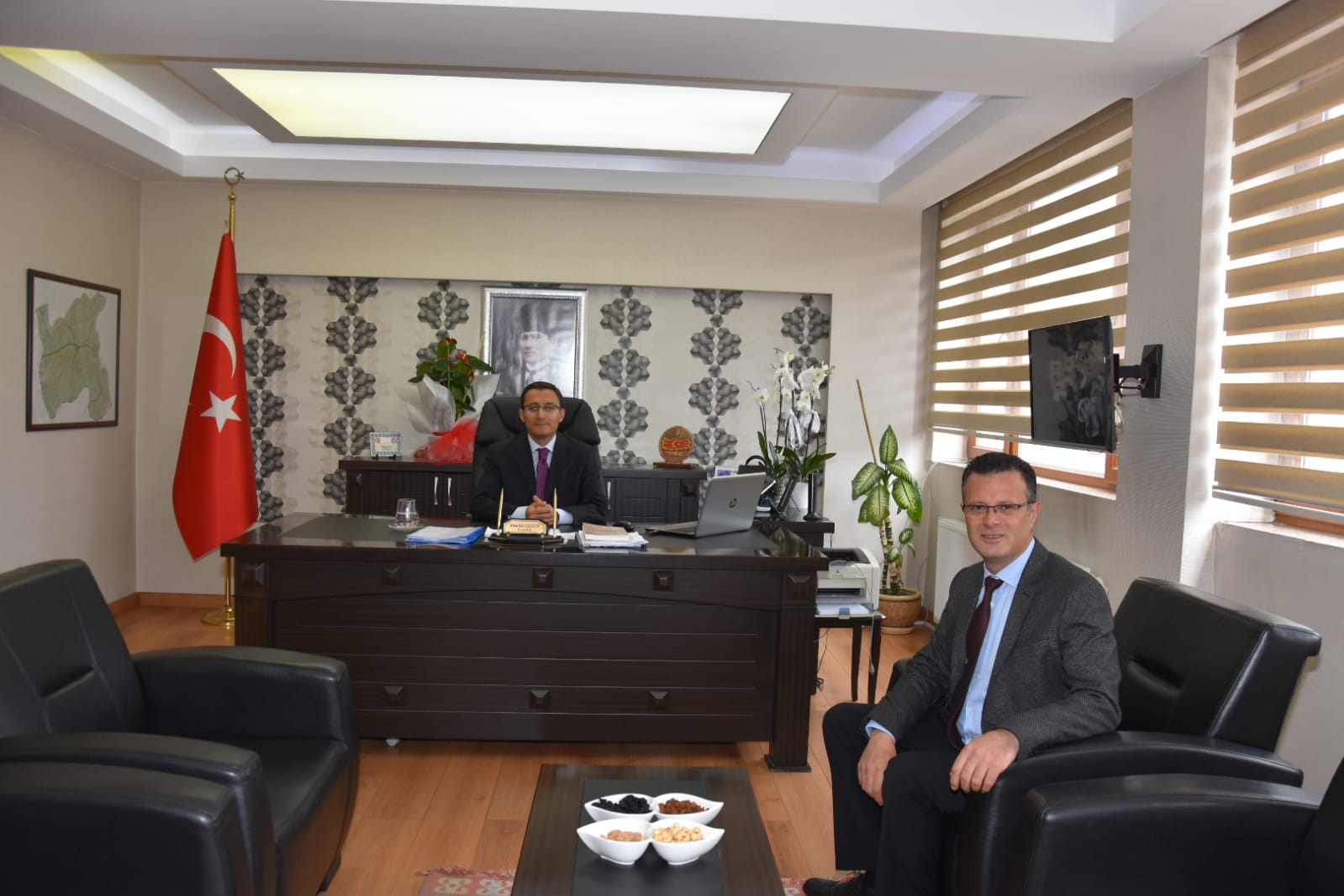 BAŞKAN ÖKÜZCÜOĞLU, KAYMAKAM UÇGUN’U ZİYARET ETTİ