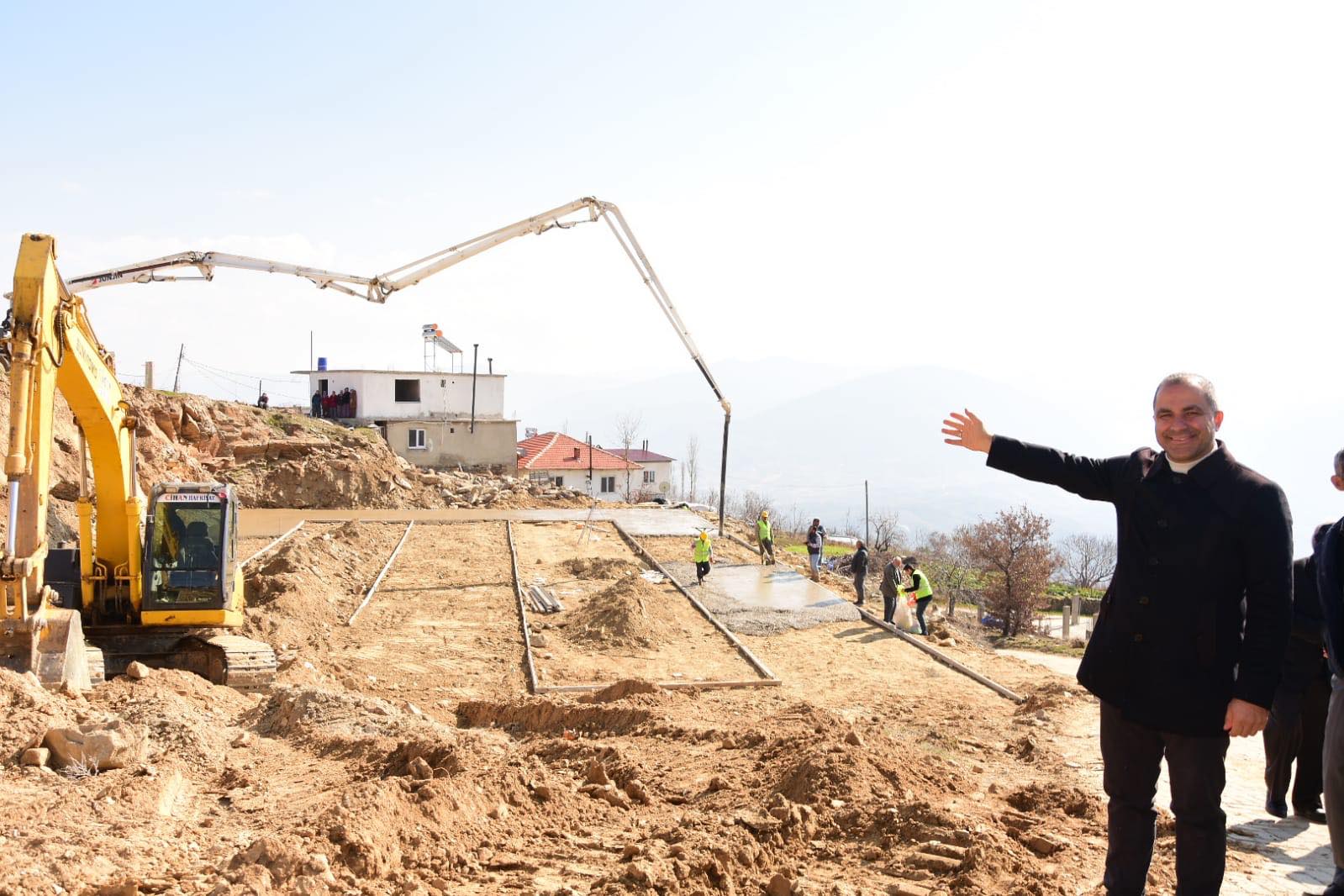 BAŞKAN UÇAK DAĞHACIYUSUF MAHALLESİ ÇOK AMAÇLI DÜĞÜN SALONU’NUN TEMELİNİ ATTI