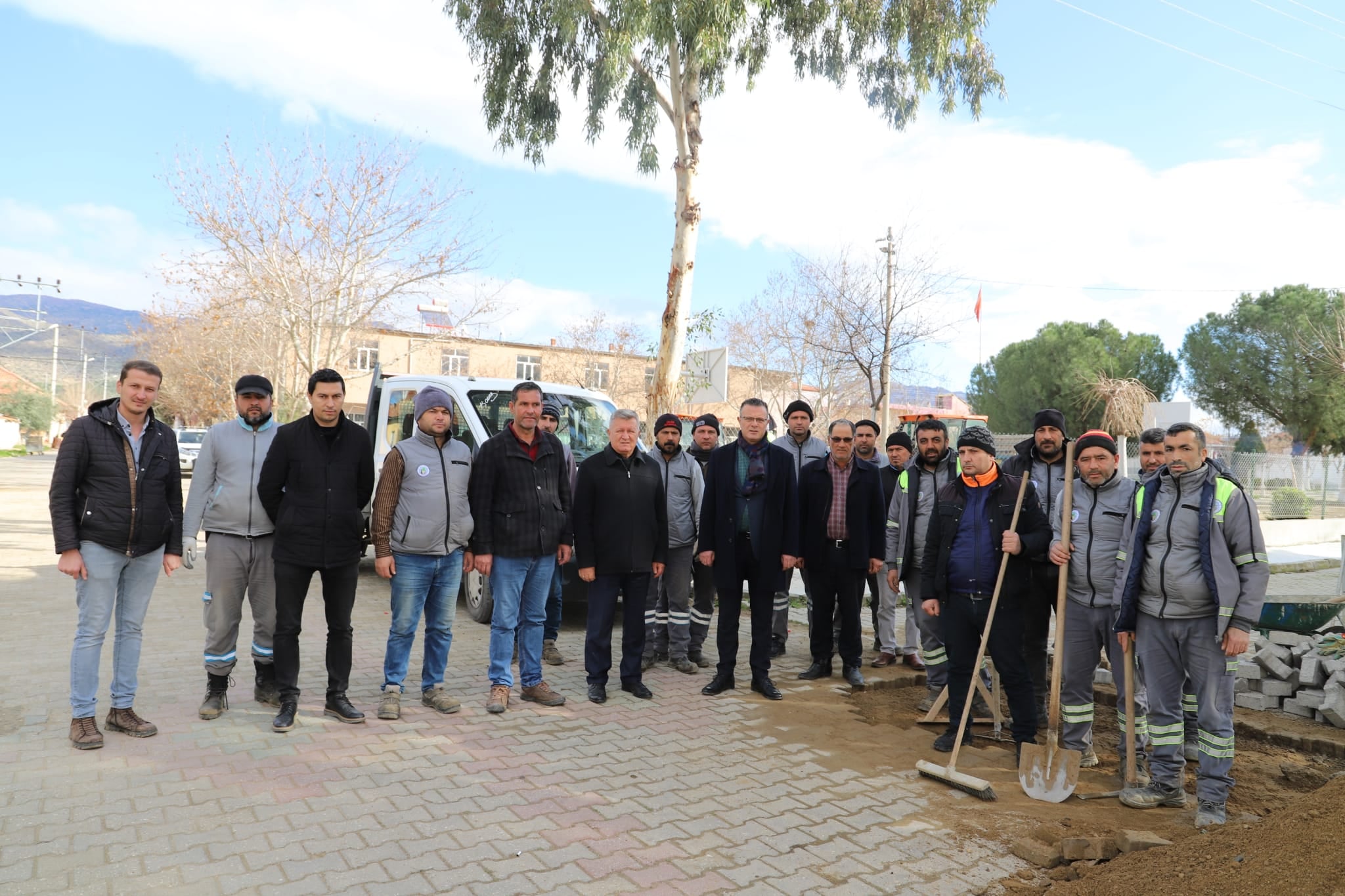 Belediyemiz  ilçemizin farklı noktalarında çalışmalarını tüm hızıyla sürdürüyor.