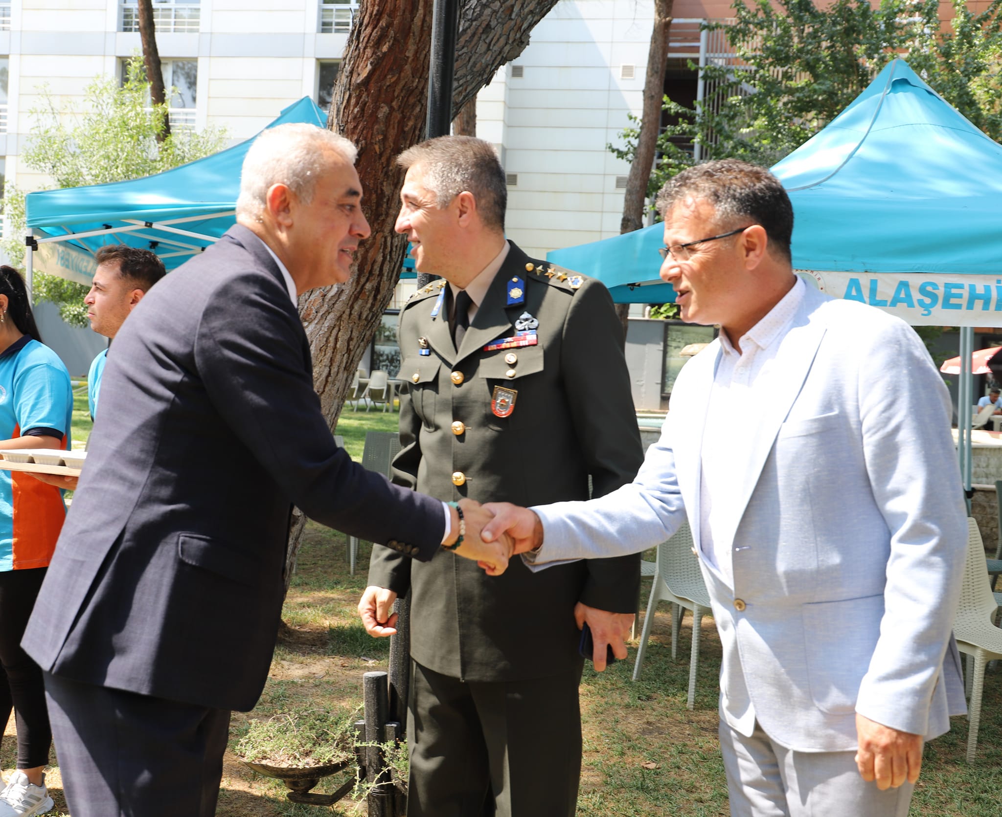 Bugün, Alaşehir Kongresi Parkımızda, Kaymakamlık tarafından düzenlenen bayramlaşma törenine katıldık