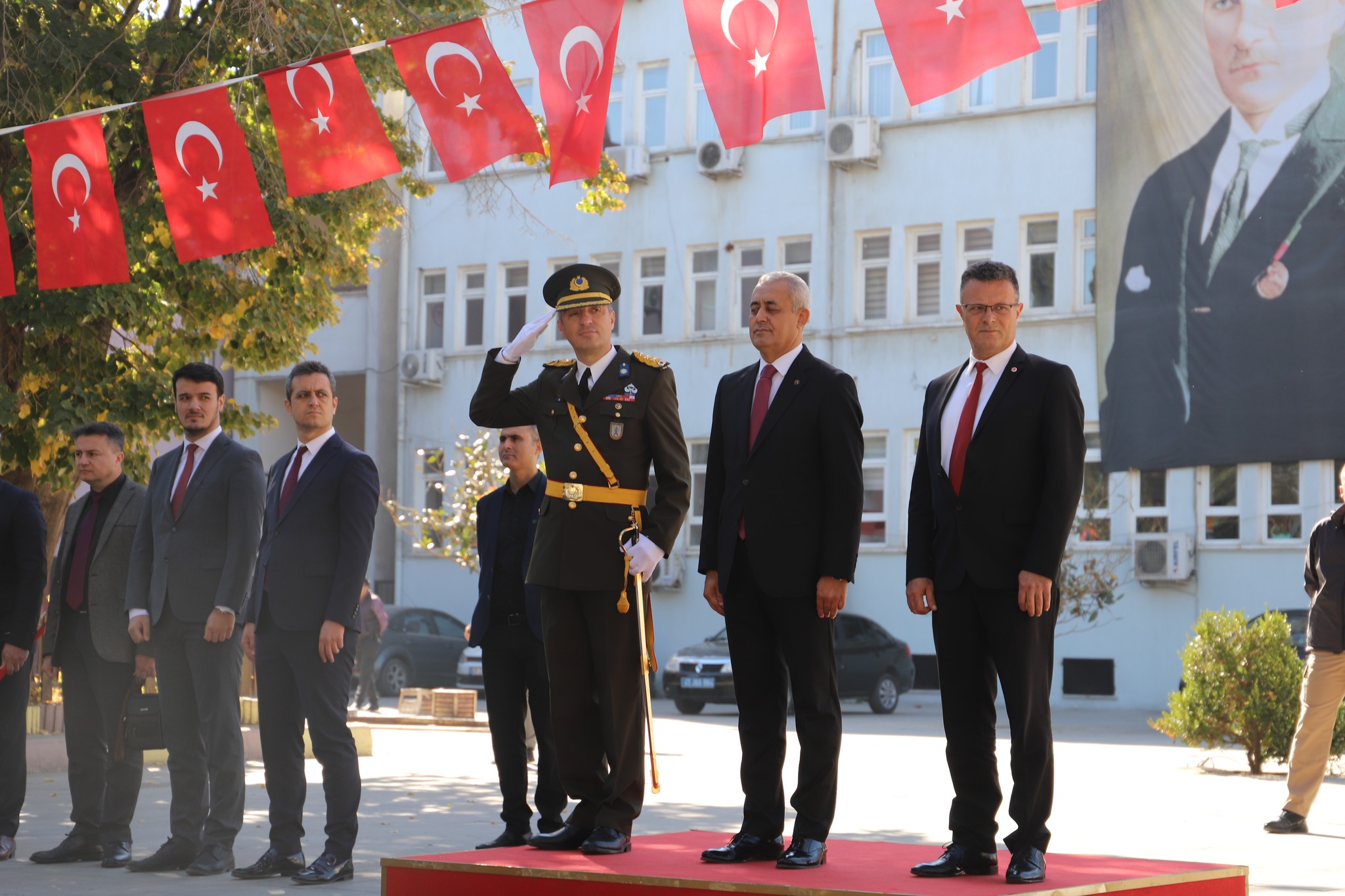 Cumhuriyet Bayramımız 99 yaşında... Aydınlık bir Türkiye için Cumhuriyetimize sahip çıkmaya devam edeceğiz. Cumhuriyet Bayramımız Kutlu Olsun.  Yaşasın Cumhuriyet 