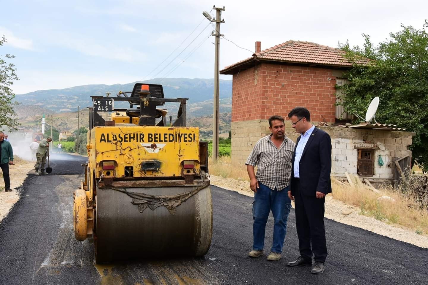 DELEMENLER MAHALLESİ ORTAHAN MEVKİİSİ İLE SUBAŞI MAHALLESİ ARASI SICAK ASFALT ÇALIŞMASI