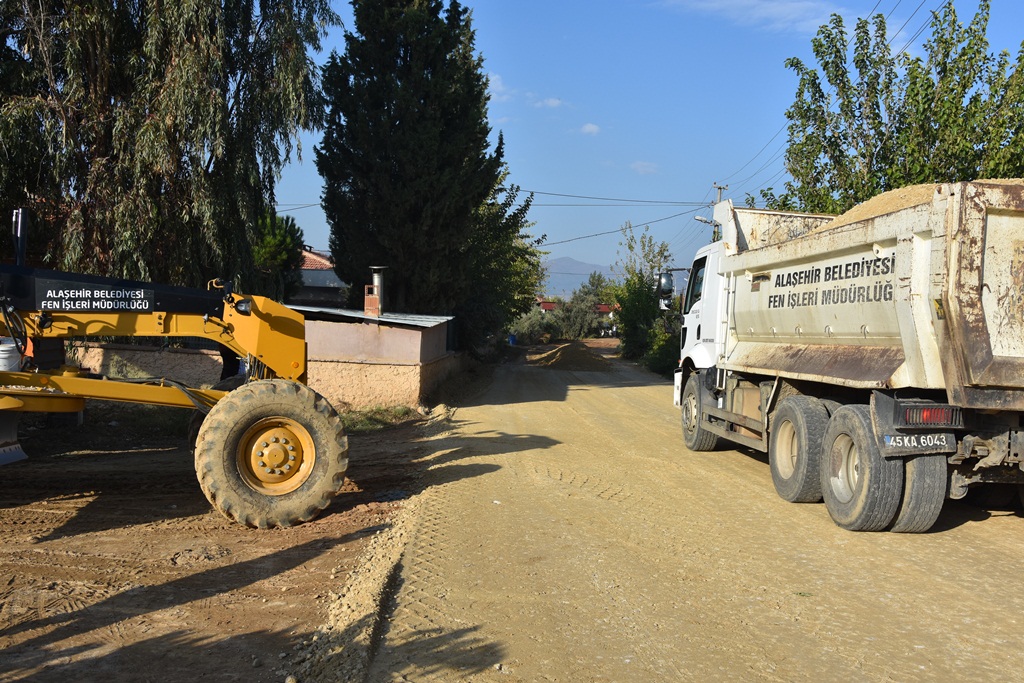 Delemenler Mahallesinde Yol  İyileştirme Çalışmaları
