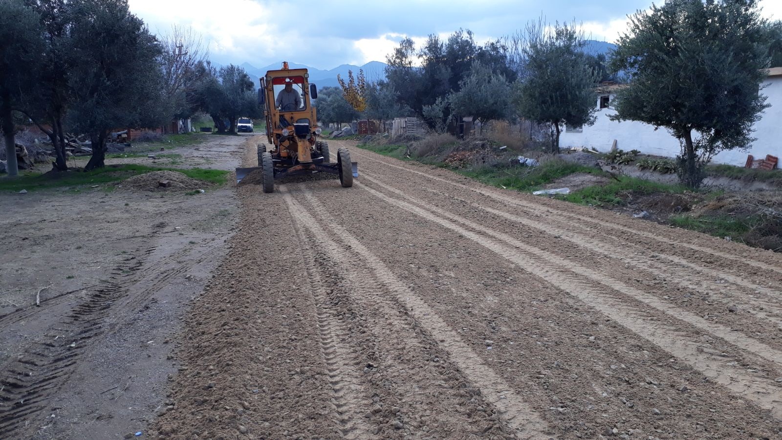 Fatih Mahallesinde Yol genişleme Çalişmaları Devam Ediyor