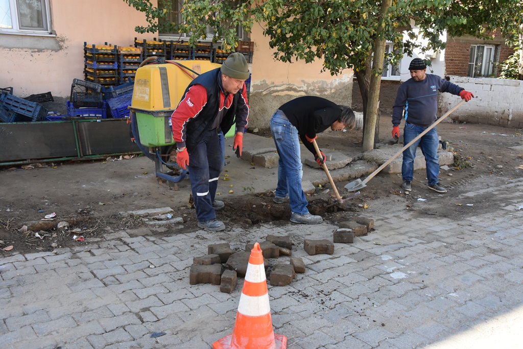 Fen İşleri 6 Mahallede Aynı Anda Çalışıyor