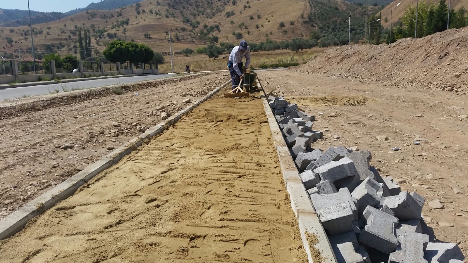 Fen İşleri Ekiplerimiz Hummalı Çalışmalarına Devam Ediyor