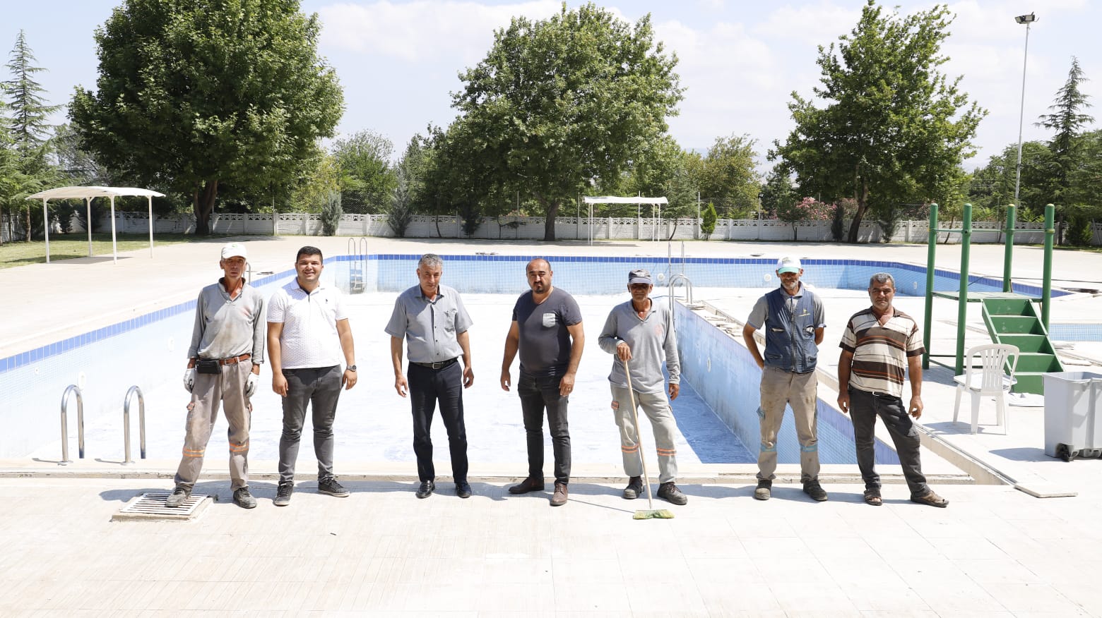 Fen İşleri Ekiplerimiz İlçemizin Her Bölgesinde Çalışmalarına Devam Ediyor