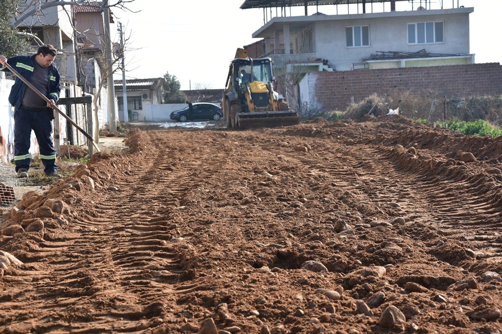 Fen İşleri Tepeköy Mahallesinde Çalışmalarına Devam Ediyor