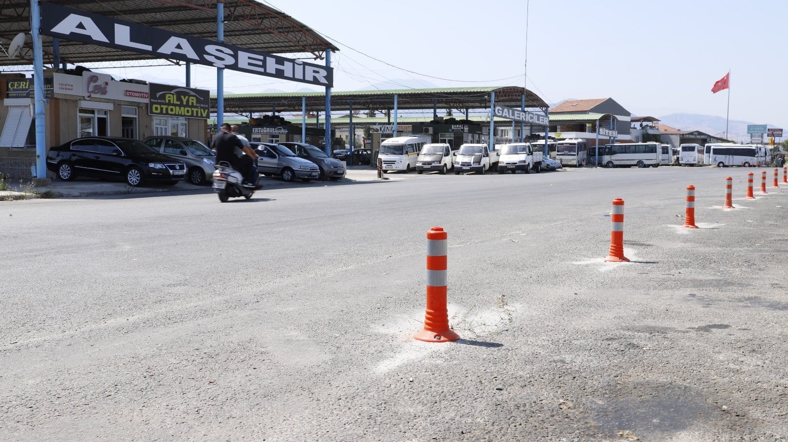 Galericiler Sitesinde Yeşil Alan ve Yol Düzenleme Çalışmaları