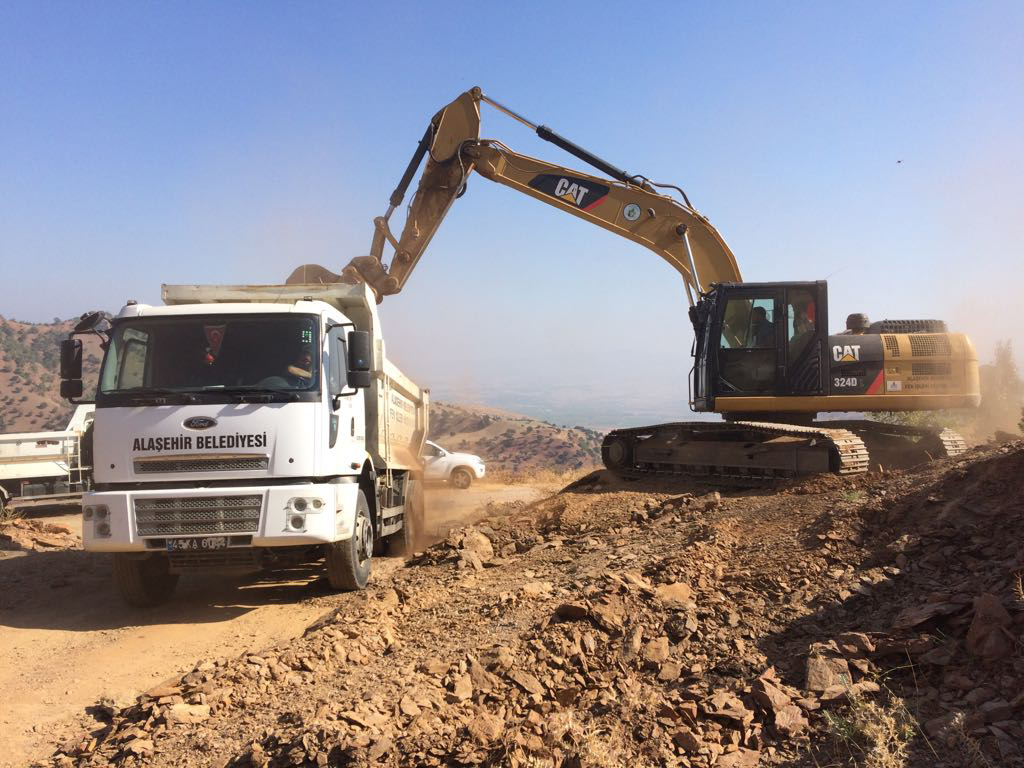 Göbekli Mahallesinde Stabilize Yol Çalışması