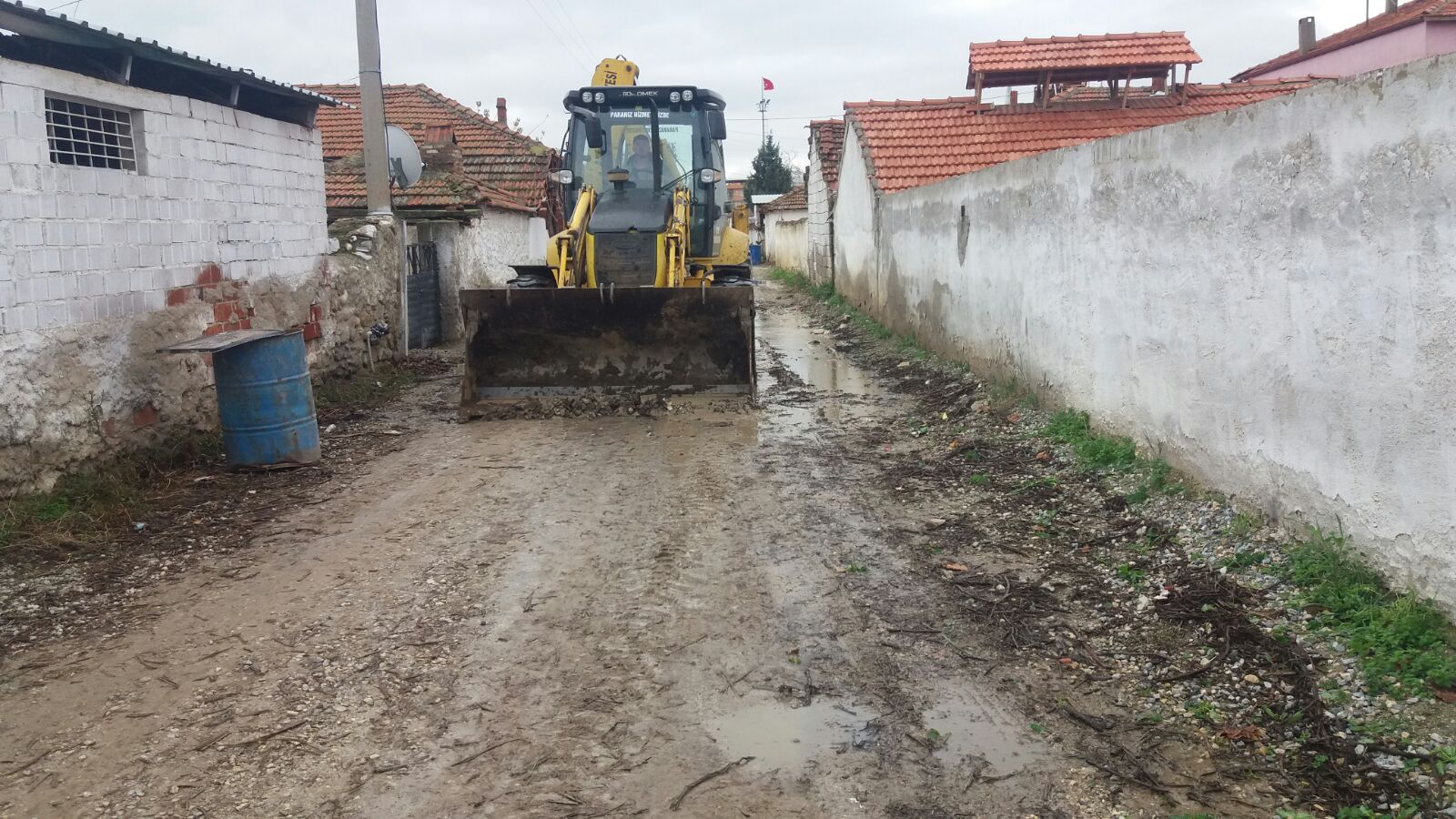 Gümüşçay Mahallesinde Yol Çalışmaları Başladı