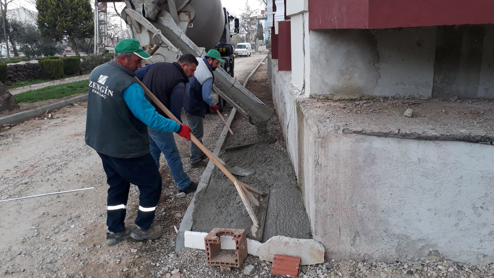 Hacıbey Mahallesinde Kaldırım Çalışması Başladı