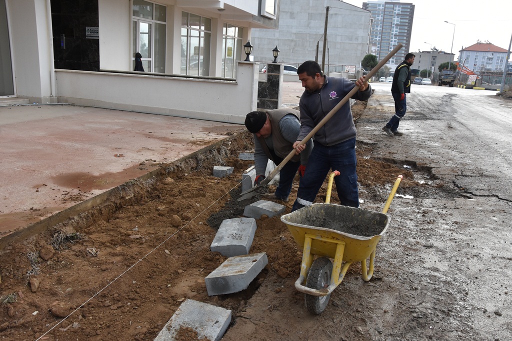 İstasyon Mahallemizde Kaldırımlar Yenileniyor
