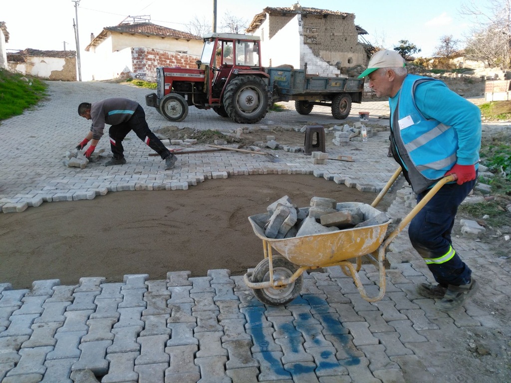 Kasaplı Mahallemizde Kilit Parke İşi Hızla Devam Ediyor