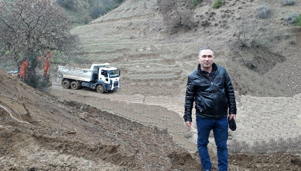 KAVAKLIDERE’DE DERE TEMİZLİK VE BAKIM ONARIM ÇALIŞMASI