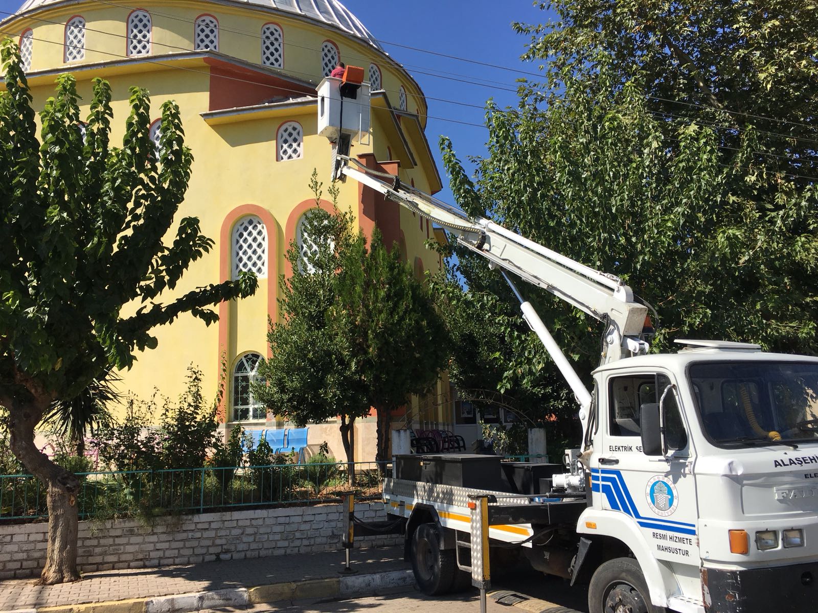 Kavaklıdere Mahallesi Alaşehir Belediyesiyle Güzelleşiyor