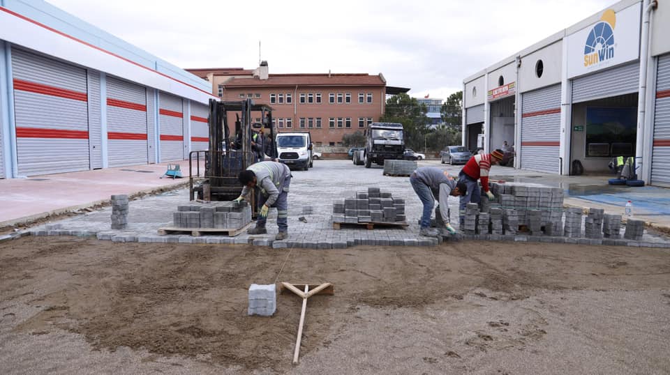 Küçük Sanayi Sitesinde Kilit Parke Döşeme Çalışmalarımız Devam Ediyor