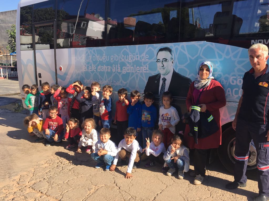 Minik Öğrenciler İtfaiye Binasını Ziyaret Etti