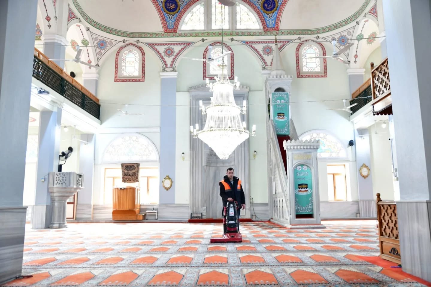 Ramazan Bayramı Öncesi İbadethanelerimizin Temizlik Çalışmaları Devam Ediyor 