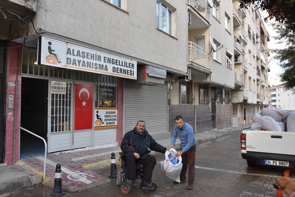  Sokak Hayvanları Unutulmadı