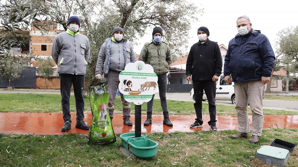Sokaktaki Canlarımızı Aç ve Susuz Bırakmıyoruz