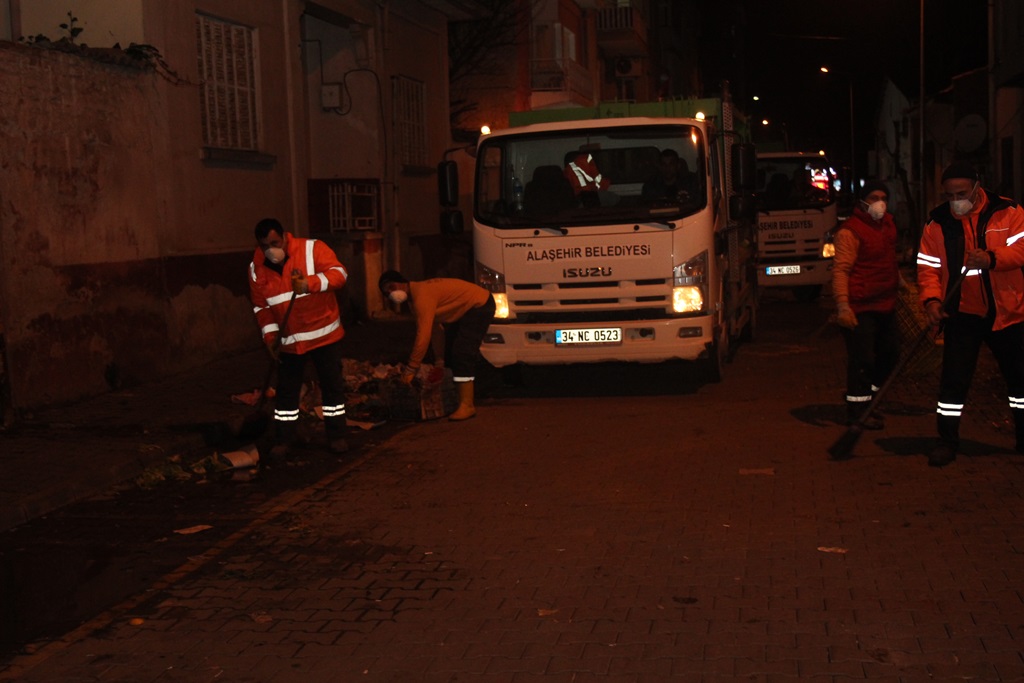 Temizlik İşlerinden Gece Mesaisi