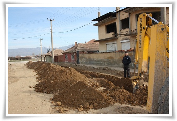  KOÇ: BU YIL 24 SOKAK VE CADDE DE ALTYAPI ÇALIŞMASI YAPILACAK