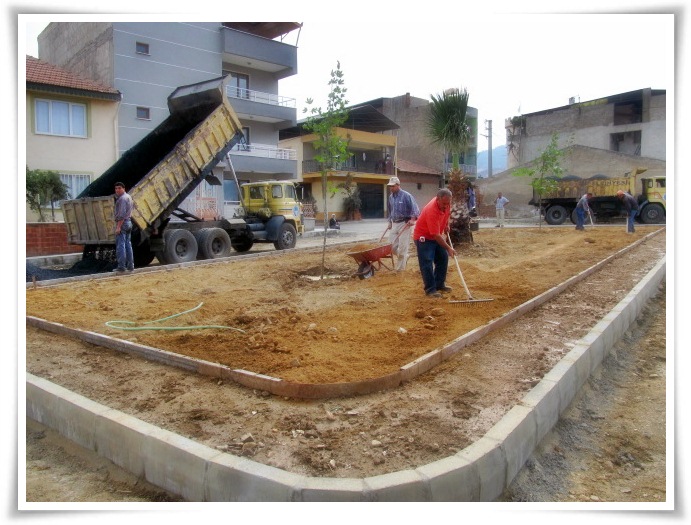 Yeşil Alan ve Park Düzenlemeleri Yapılıyor