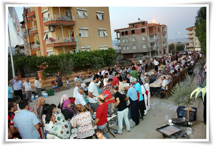 Başkan Karaçoban, 13 Bin Alaşehirliyle İftar Yaptı