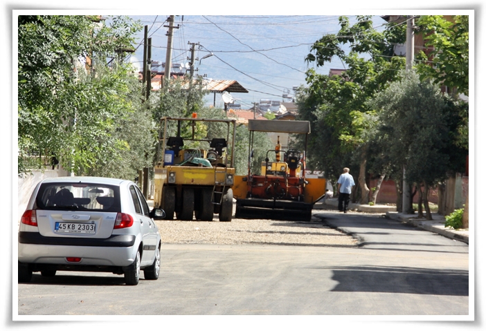 Mahallelerde Asfaltlama Çalışmaları Sürüyor