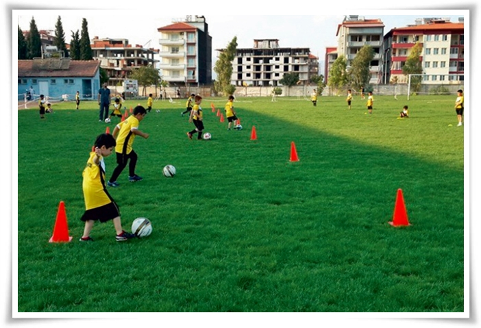 Yaz Futbol Okulunda 130 Öğrenci