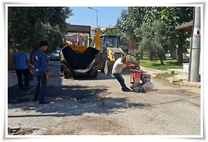 Fatih Mahallesinde Sıcak Asfalt Çalışmaları Sürüyor