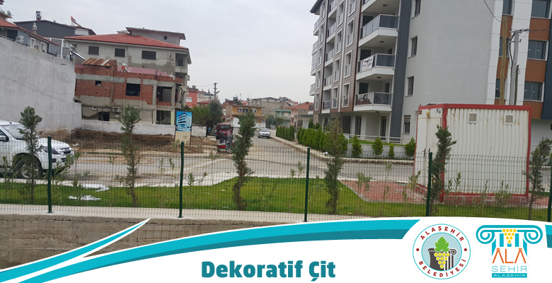 OSMANLILAR CADDESİNE DEKORATİF ÇİT