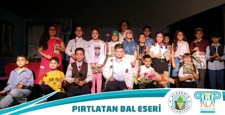KÜLTÜR VE SANAT SERGİ SALONUNDA SAHNE ALDI