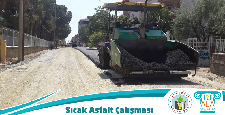 Hacıbey Mahallesi İstiklal Caddesi Sıcak Asfalt Atıldı
