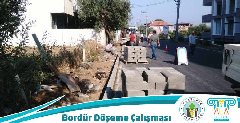 AKKEÇİLİ CADDESİNDE YAPILAN YENİ YOLUN BORDÜRLERİ DÖŞENDİ