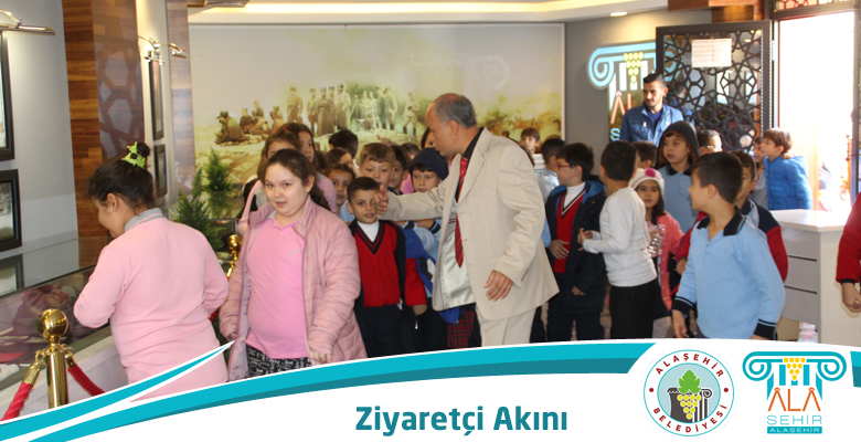ŞEHİTLİK MÜZESİNE ZİYARETÇİ AKINI DEVAM EDİYOR