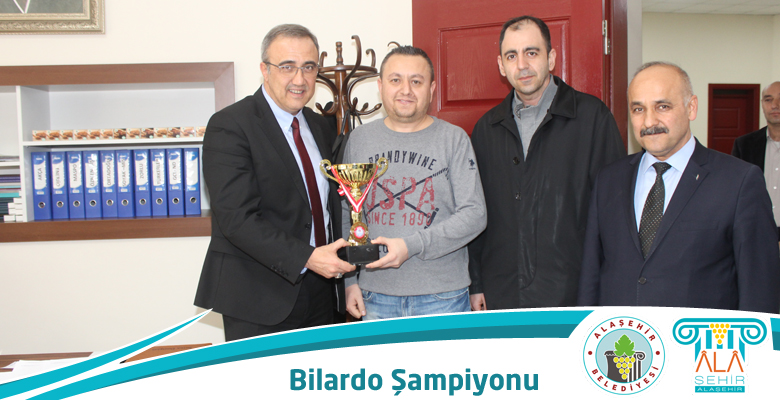 ŞAMPİYONDAN BAŞKAN KARAÇOBAN’A HEDİYE