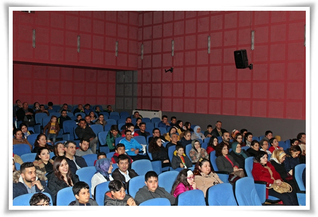 alasehirliler_kahkahaya_doydu (2)