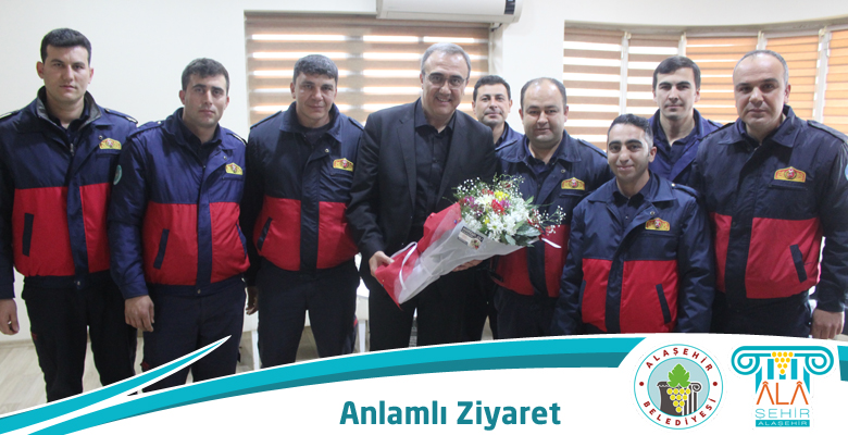 ALAŞEHİR İTFAİYE AMİRLİĞİNDEN BAŞKAN KARAÇOBAN’IN TIP BAYRAMINI KUTLADI