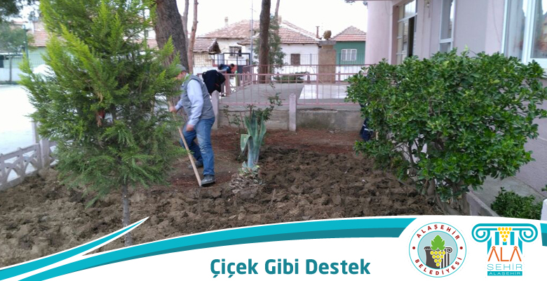 ALAŞEHİR BELEDİYESİNDEN OKULLARA ÇİÇEK GİBİ DESTEK