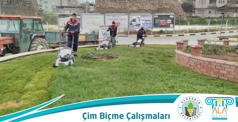 BELEDİYE EKİPLERİ ÇİM BİÇME ÇALIŞMALARINA DEVAM EDİYOR